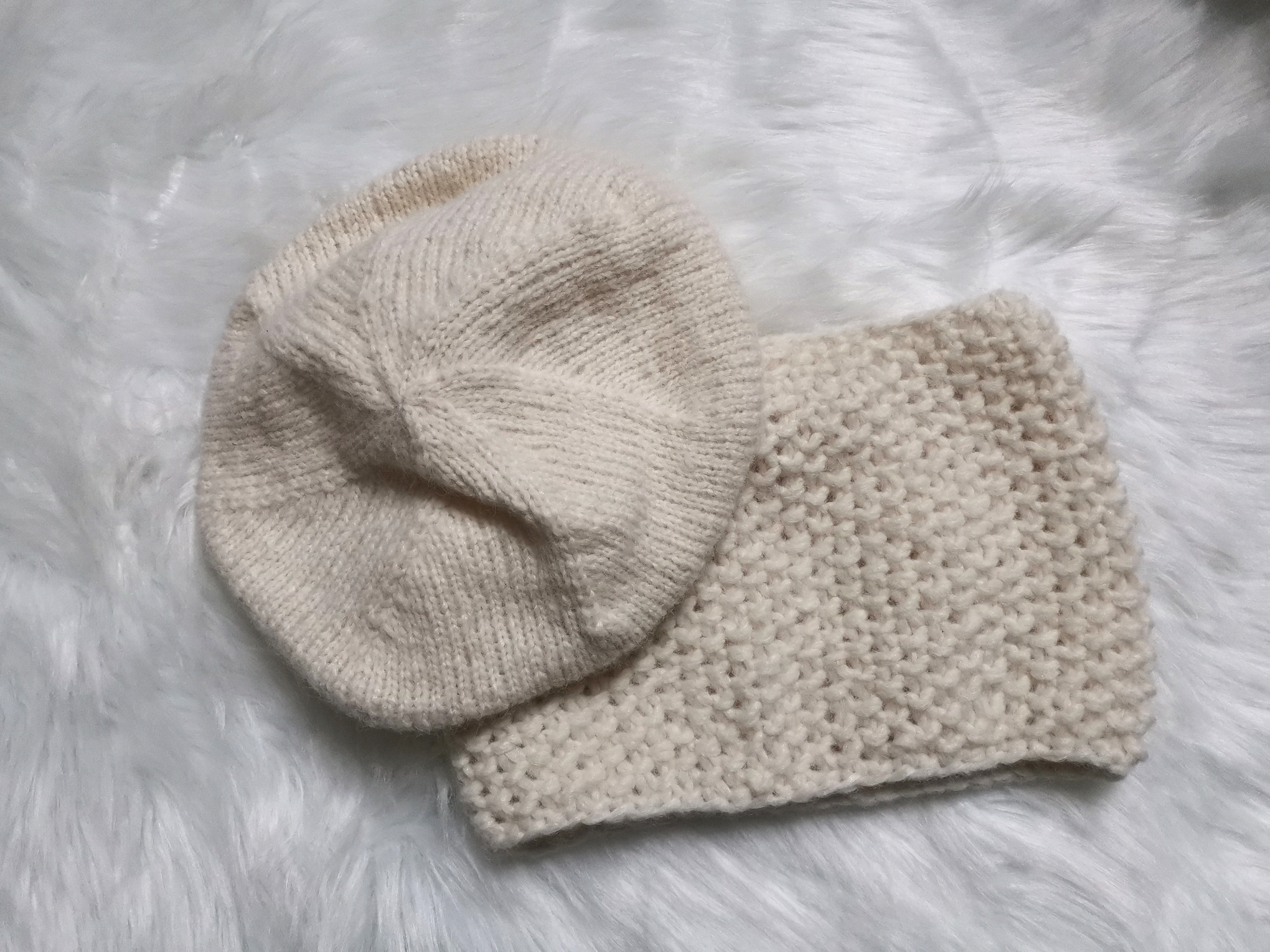 Paris in snow - béret naturel
